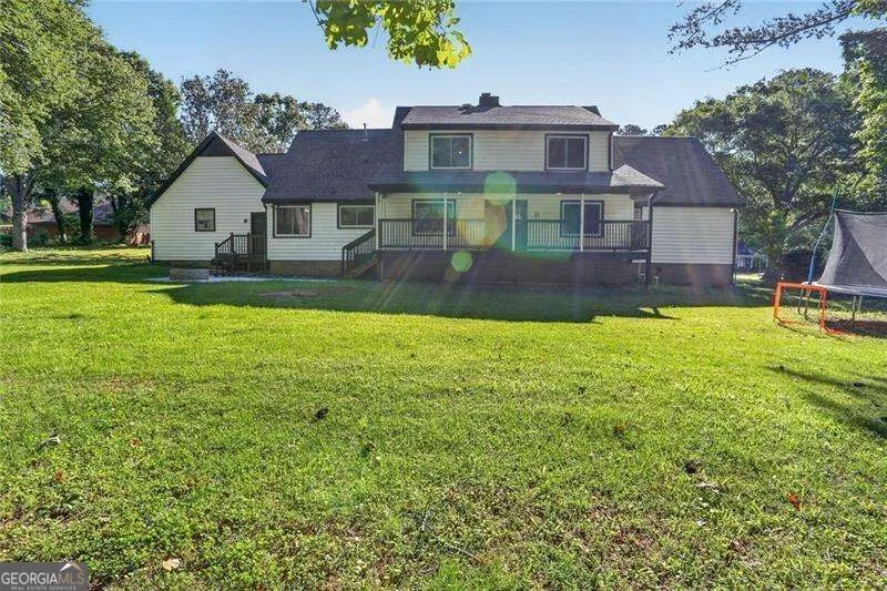 2223 Angela DR SW Lilburn, GA 30047