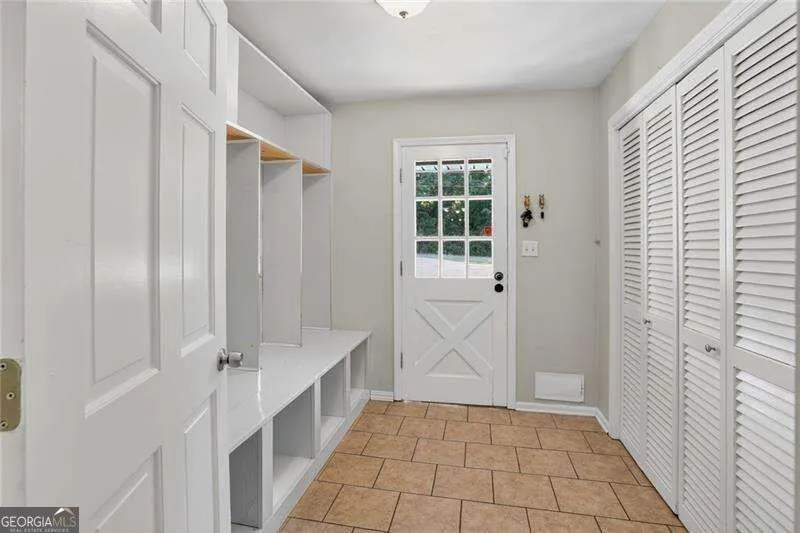 2223 Angela DR SW Lilburn, GA 30047