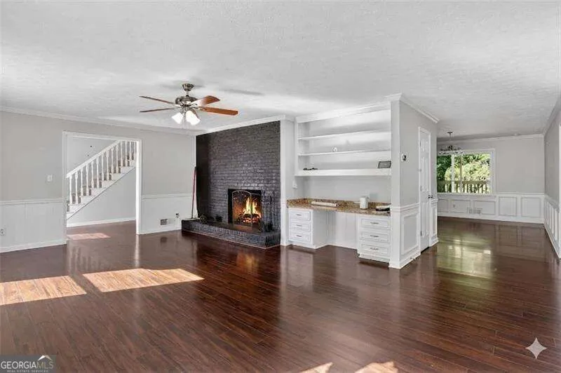 2223 Angela DR SW Lilburn, GA 30047