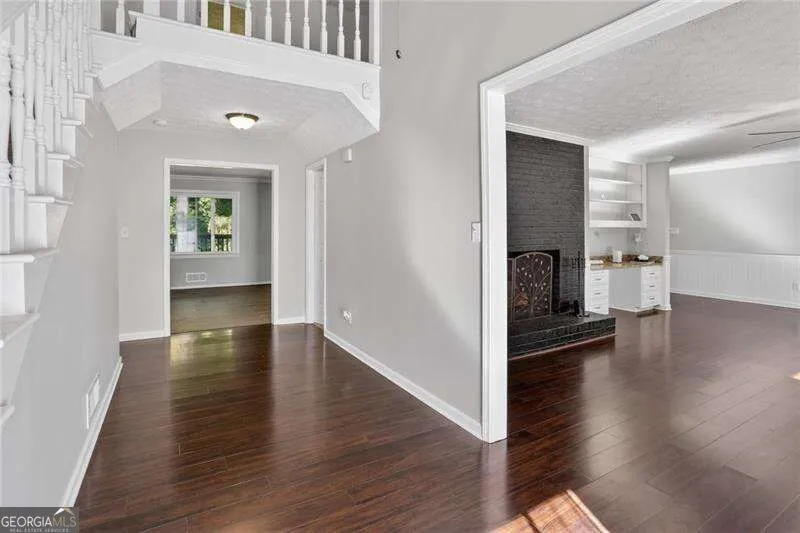 2223 Angela DR SW Lilburn, GA 30047