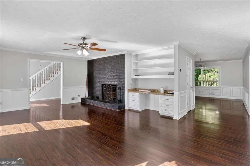2223 Angela DR SW Lilburn, GA 30047