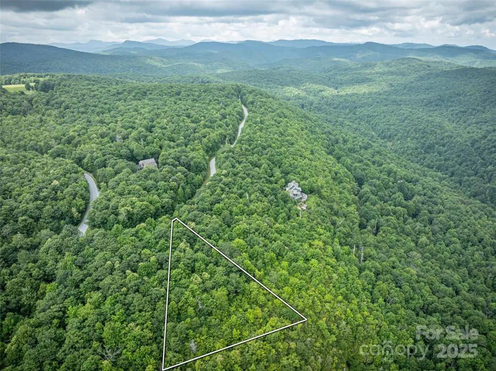 000 Meadow Ridge Drive #L9 Lake Toxaway, NC 28747
