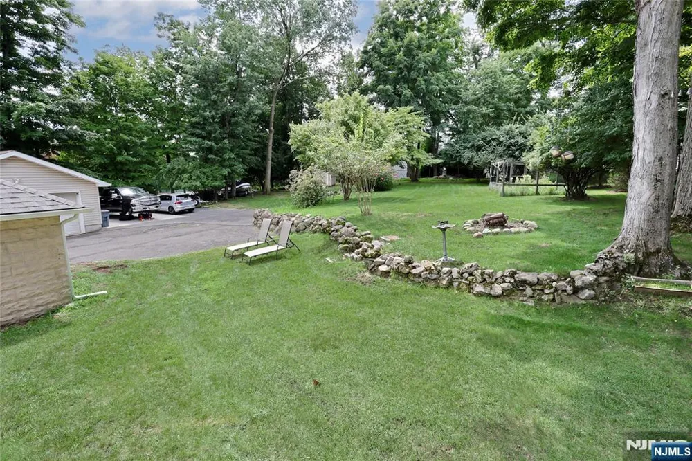 142 Wyckoff Avenue Waldwick, NJ 07463