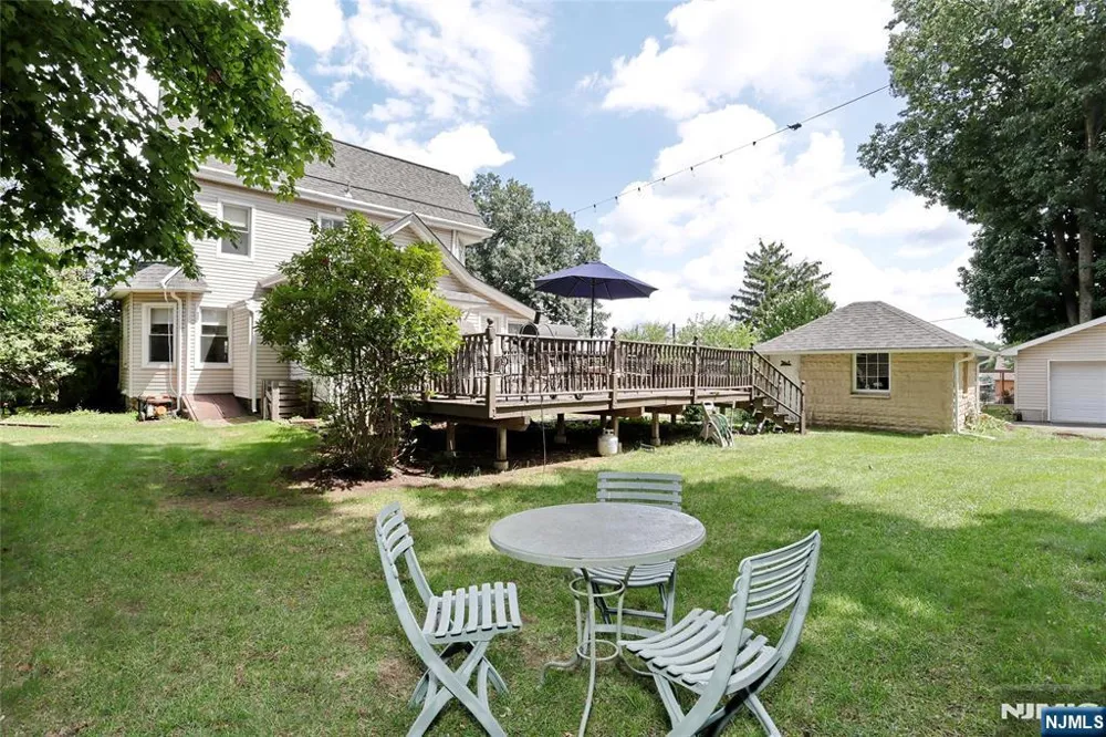 142 Wyckoff Avenue Waldwick, NJ 07463