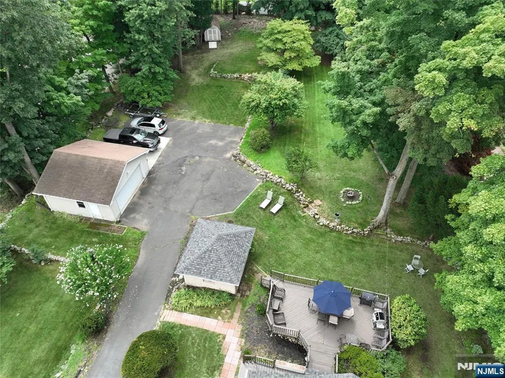 142 Wyckoff Avenue Waldwick, NJ 07463