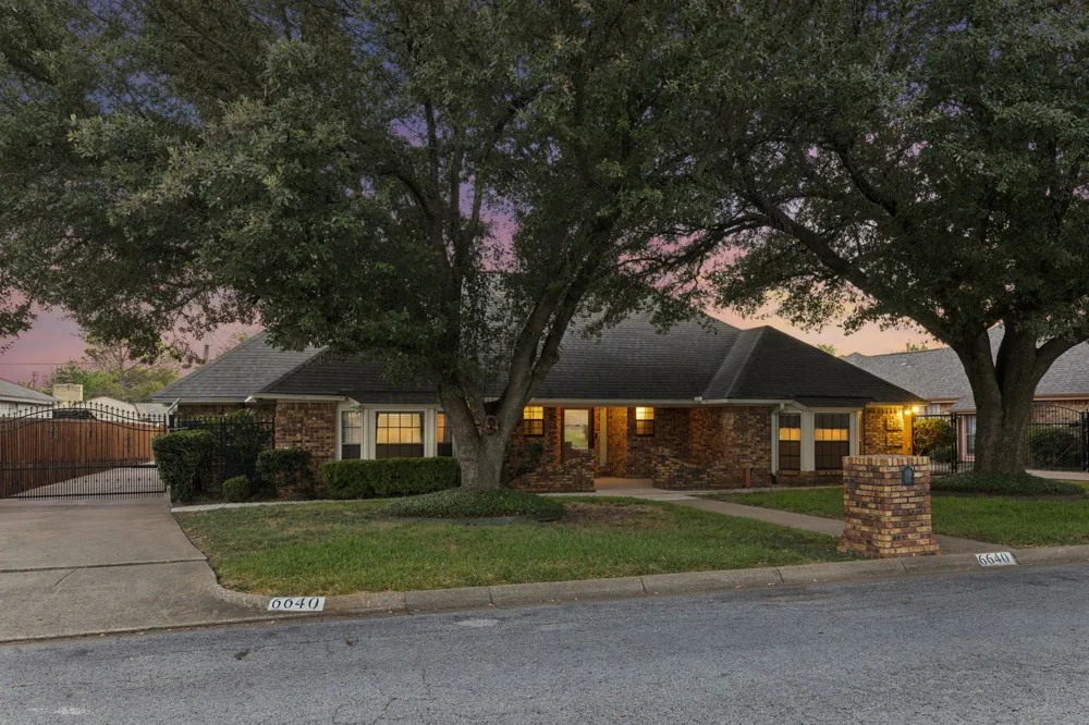 6640 Pleasant Ridge Drive North Richland Hills, TX 76180