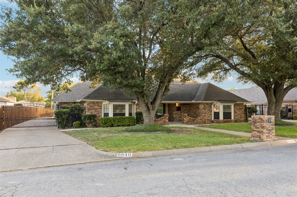 6640 Pleasant Ridge Drive North Richland Hills, TX 76180