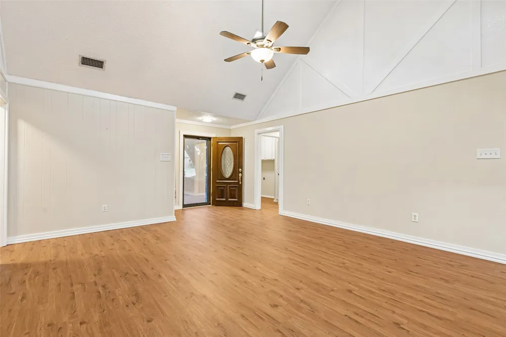 6640 Pleasant Ridge Drive North Richland Hills, TX 76180