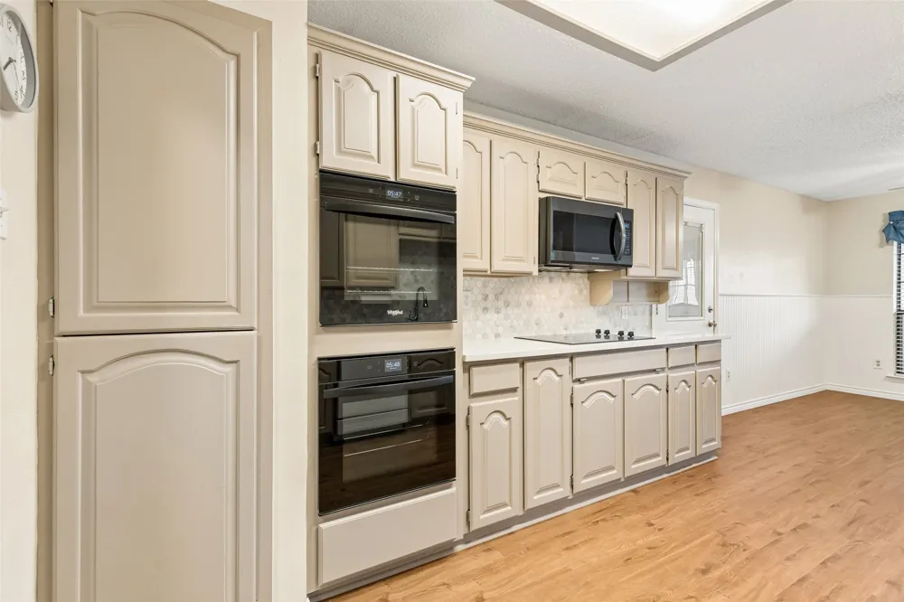 6640 Pleasant Ridge Drive North Richland Hills, TX 76180