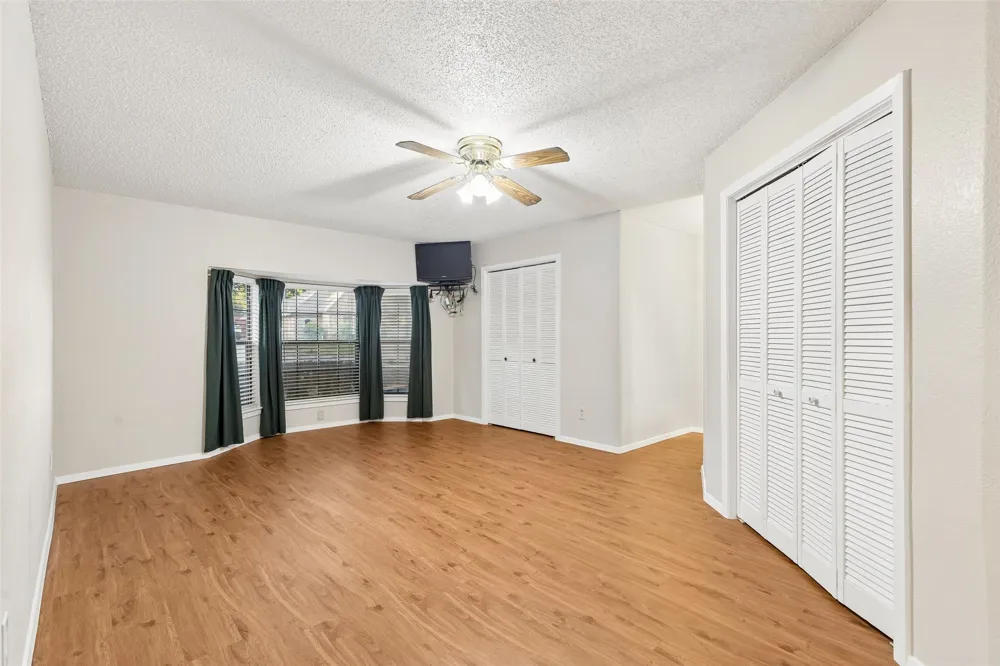 6640 Pleasant Ridge Drive North Richland Hills, TX 76180