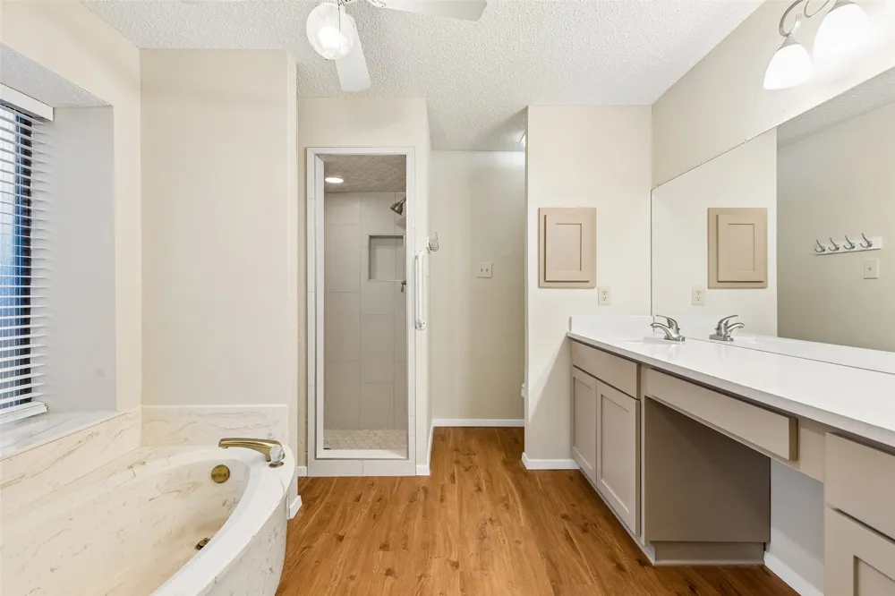 6640 Pleasant Ridge Drive North Richland Hills, TX 76180