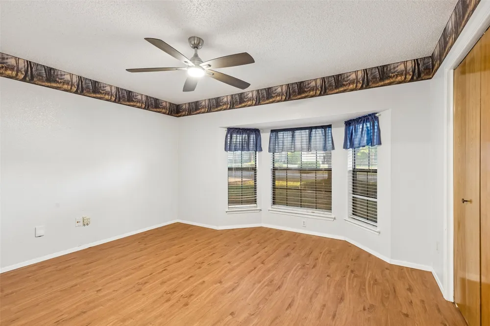 6640 Pleasant Ridge Drive North Richland Hills, TX 76180
