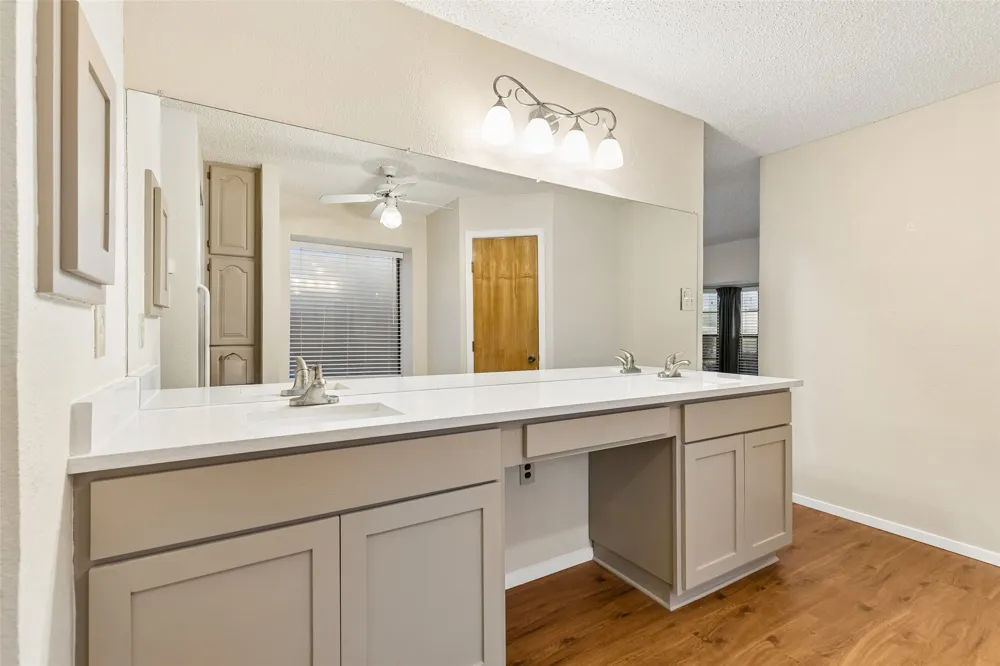 6640 Pleasant Ridge Drive North Richland Hills, TX 76180