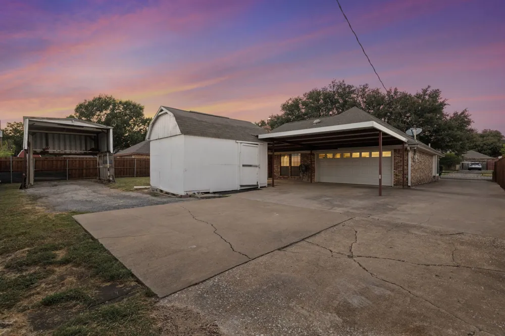 6640 Pleasant Ridge Drive North Richland Hills, TX 76180