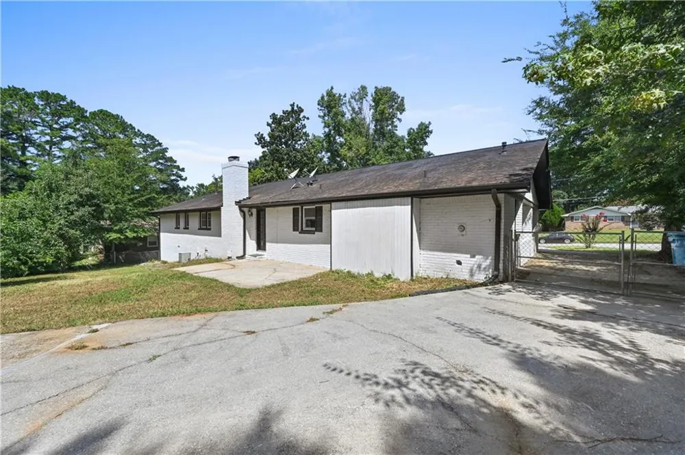 5692 Rosser Court Lilburn, GA 30047
