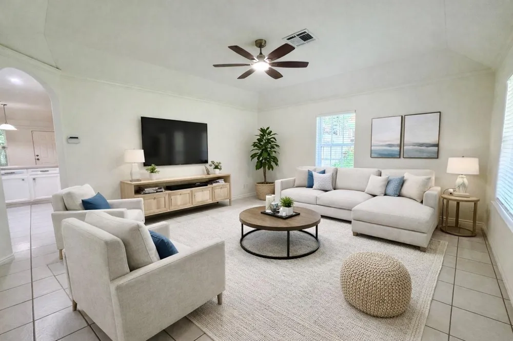 322 Green Leaf Street Huntsville, TX 77340