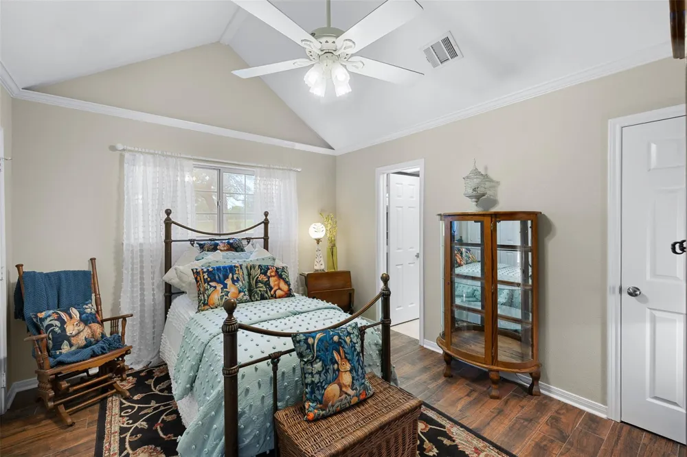 1089 Club Lane Columbus, TX 78934