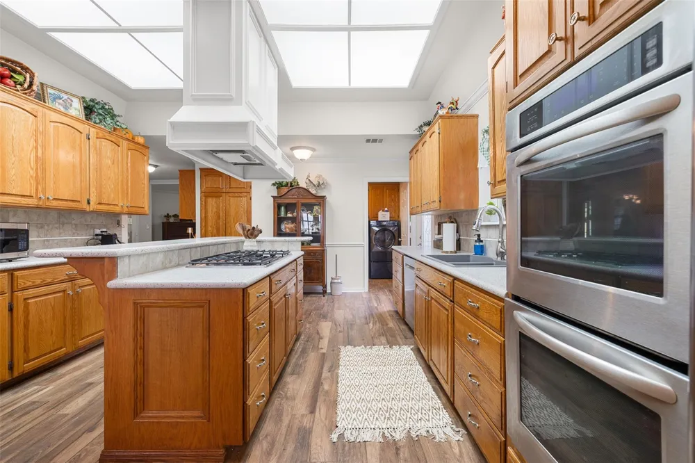 1089 Club Lane Columbus, TX 78934