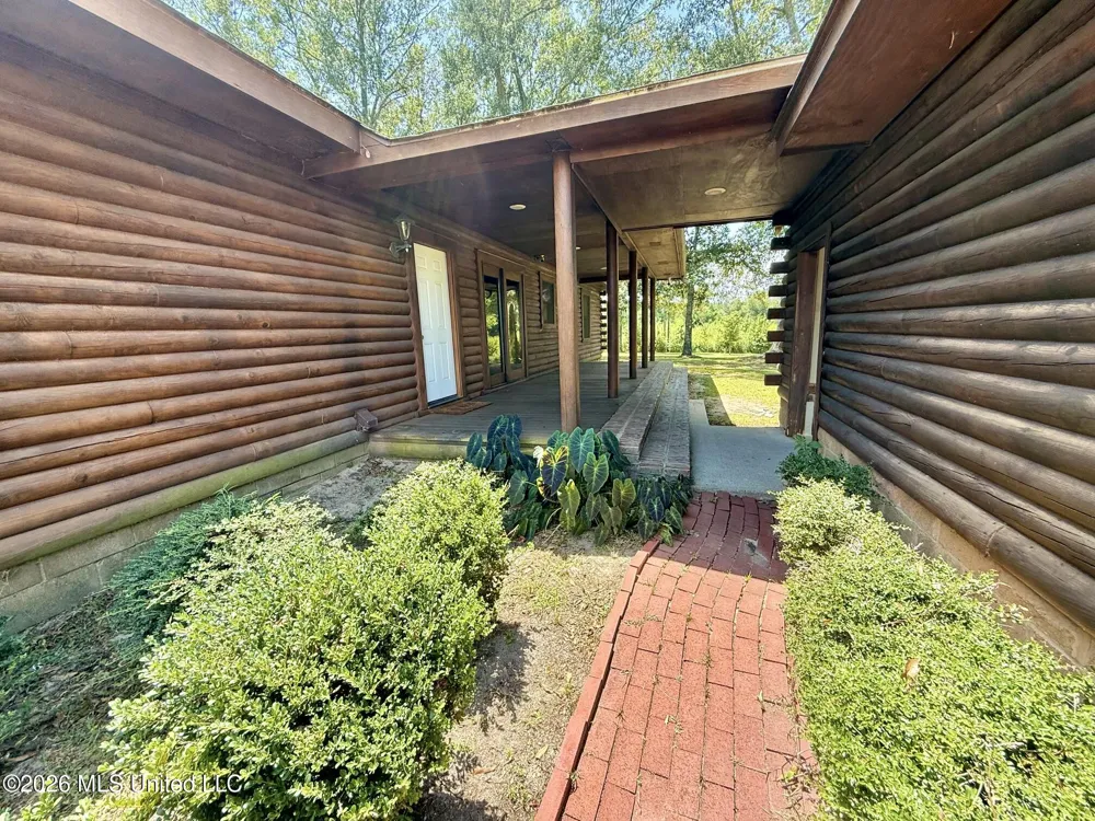 356 SW Dry Creek Trail Bogue Chitto, MS 39629