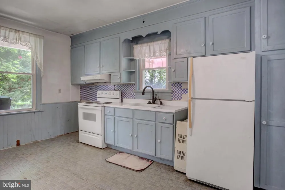 5444 BUCHANAN TRAIL WEST W Greencastle, PA 17225