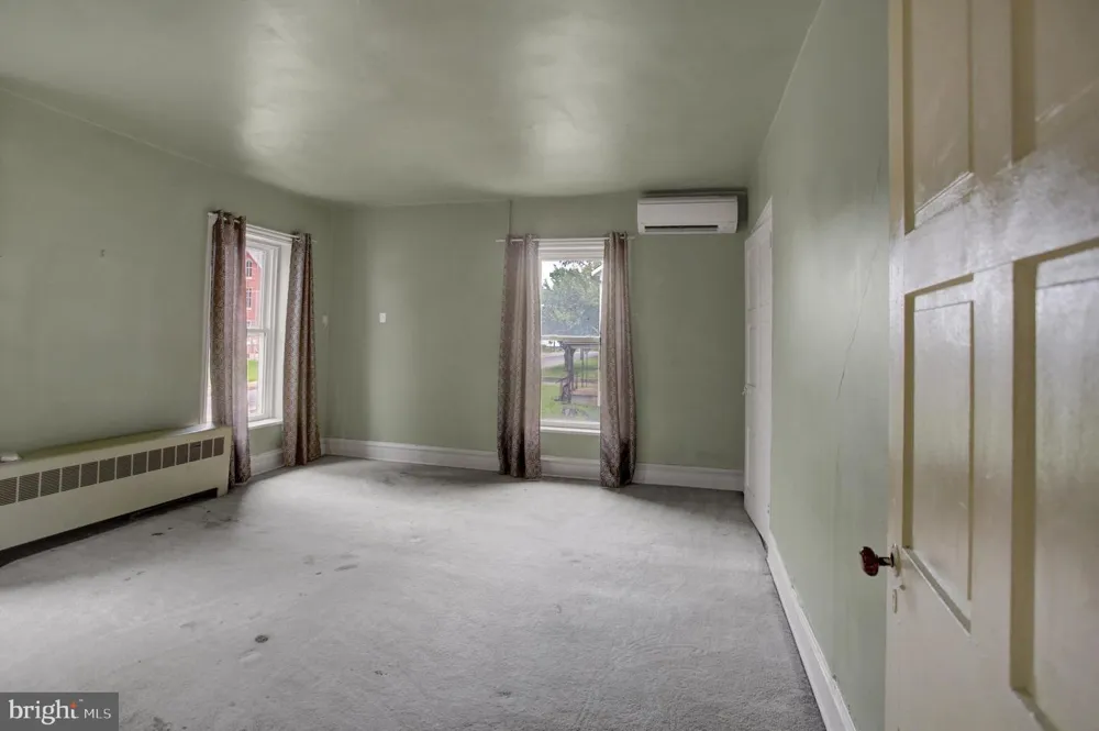 5444 BUCHANAN TRAIL WEST W Greencastle, PA 17225