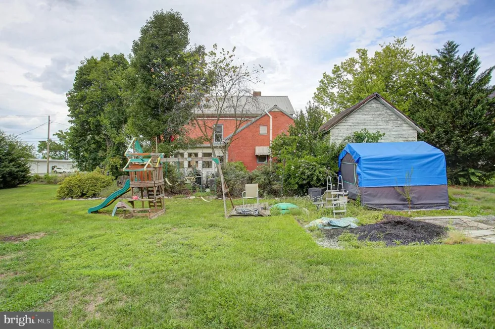 5444 BUCHANAN TRAIL WEST W Greencastle, PA 17225