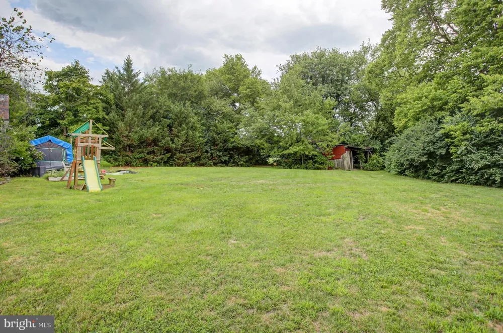 5444 BUCHANAN TRAIL WEST W Greencastle, PA 17225