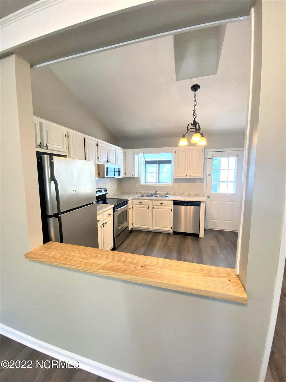 363 W Frances Street Jacksonville, NC 28546