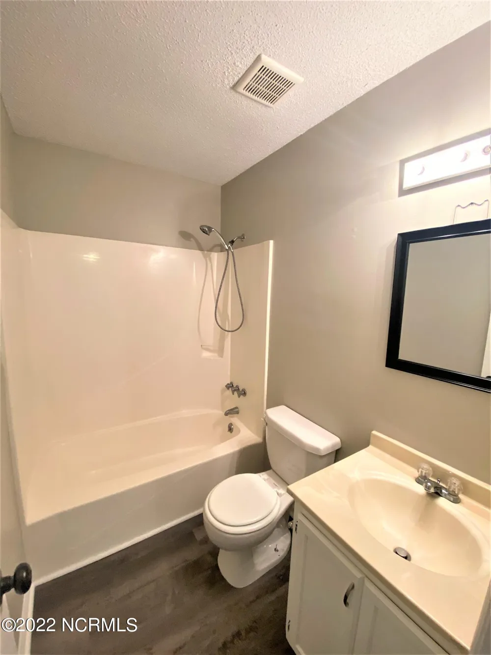 363 W Frances Street Jacksonville, NC 28546