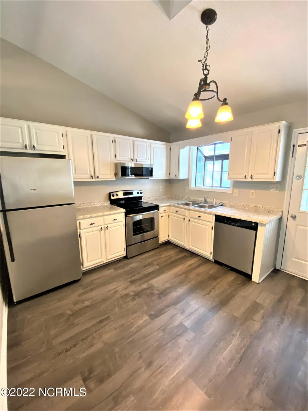 363 W Frances Street Jacksonville, NC 28546