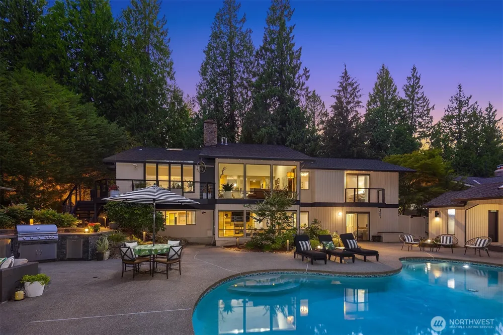 3212 211th Avenue NE Sammamish, WA 98074