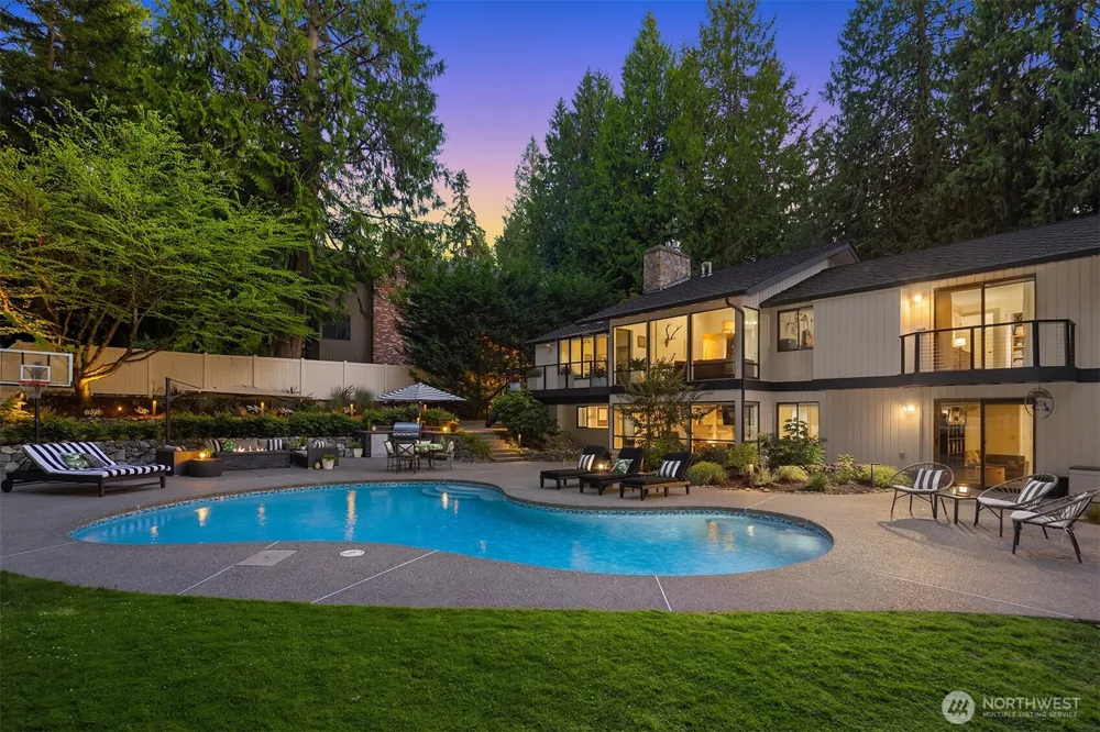 3212 211th Avenue NE Sammamish, WA 98074