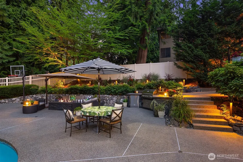 3212 211th Avenue NE Sammamish, WA 98074