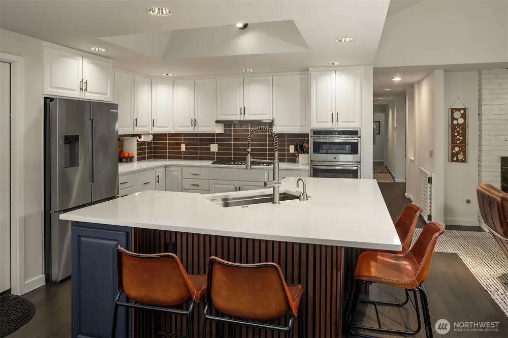 3212 211th Avenue NE Sammamish, WA 98074
