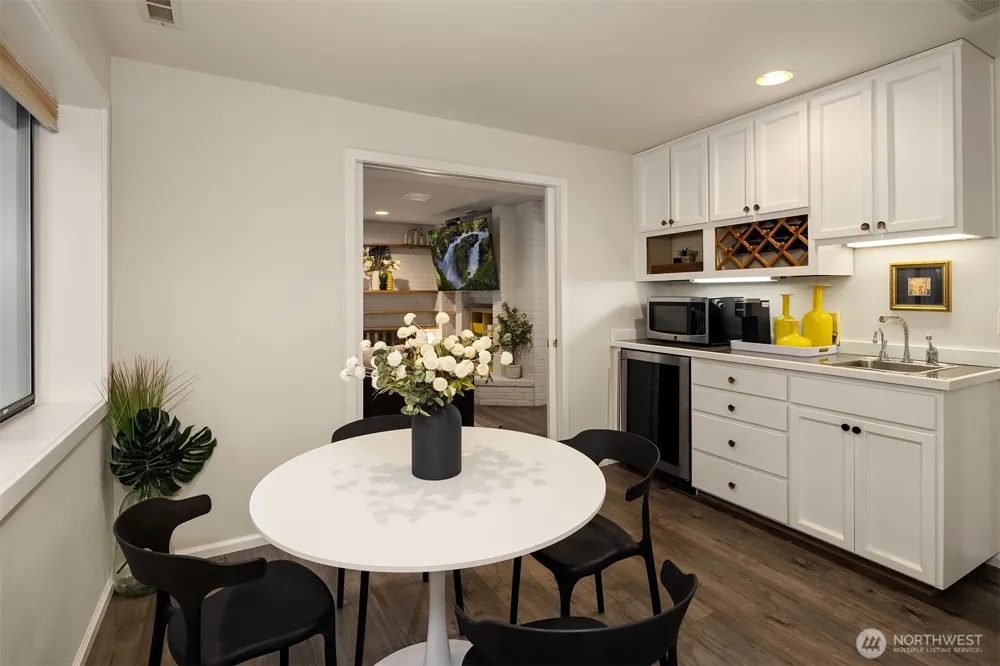 3212 211th Avenue NE Sammamish, WA 98074
