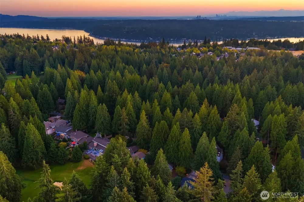 3212 211th Avenue NE Sammamish, WA 98074