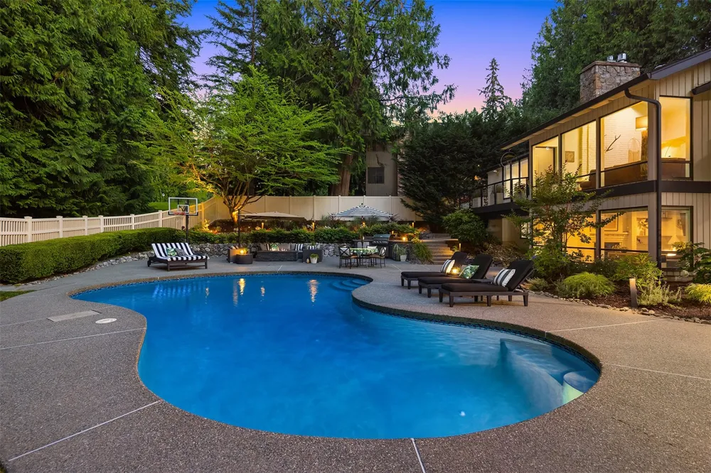 3212 211th Avenue NE Sammamish, WA 98074