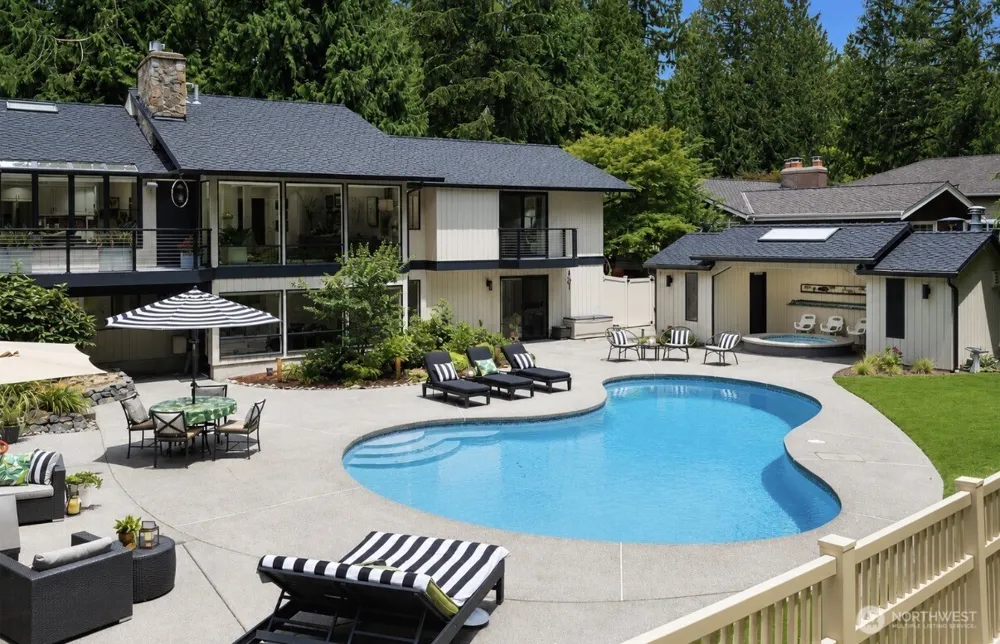 3212 211th Avenue NE Sammamish, WA 98074
