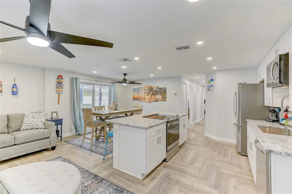2728 49TH AVENUE W #2728 Bradenton, FL 34207
