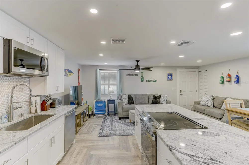 2728 49TH AVENUE W #2728 Bradenton, FL 34207