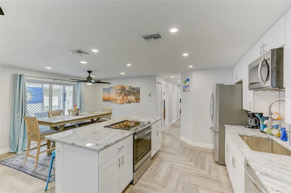 2728 49TH AVENUE W #2728 Bradenton, FL 34207