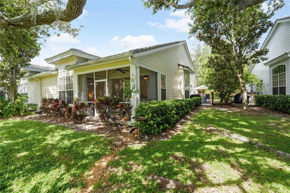 7617 WHITEBRIDGE GLEN University Park, FL 34201