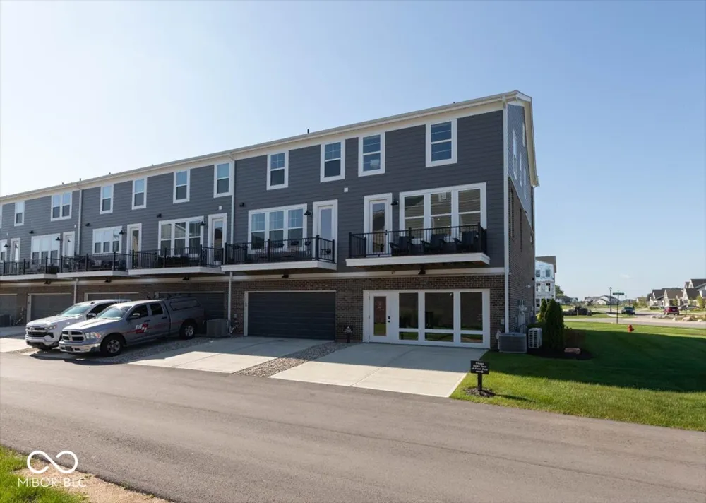 6046 Windsor Drive #701 McCordsville, IN 46055