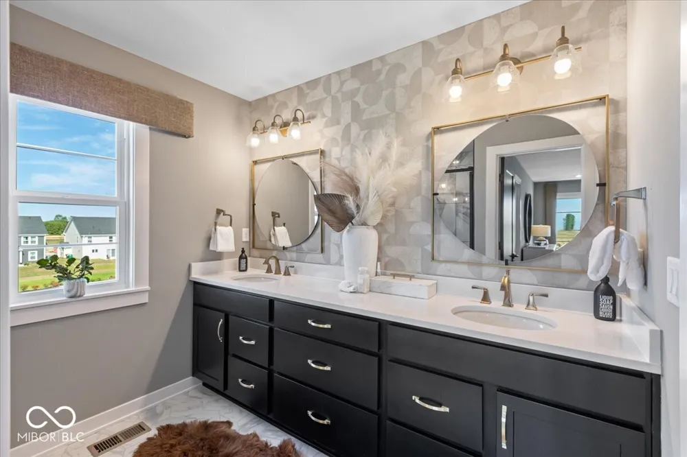 6046 Windsor Drive #701 McCordsville, IN 46055
