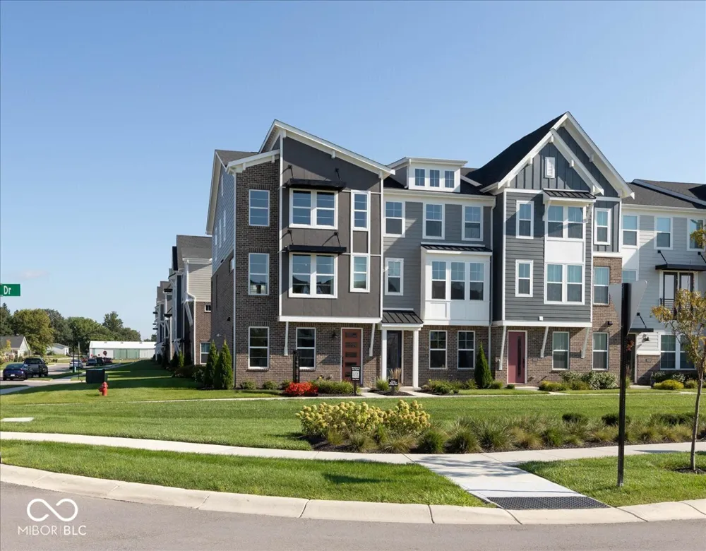 6046 Windsor Drive #701 McCordsville, IN 46055