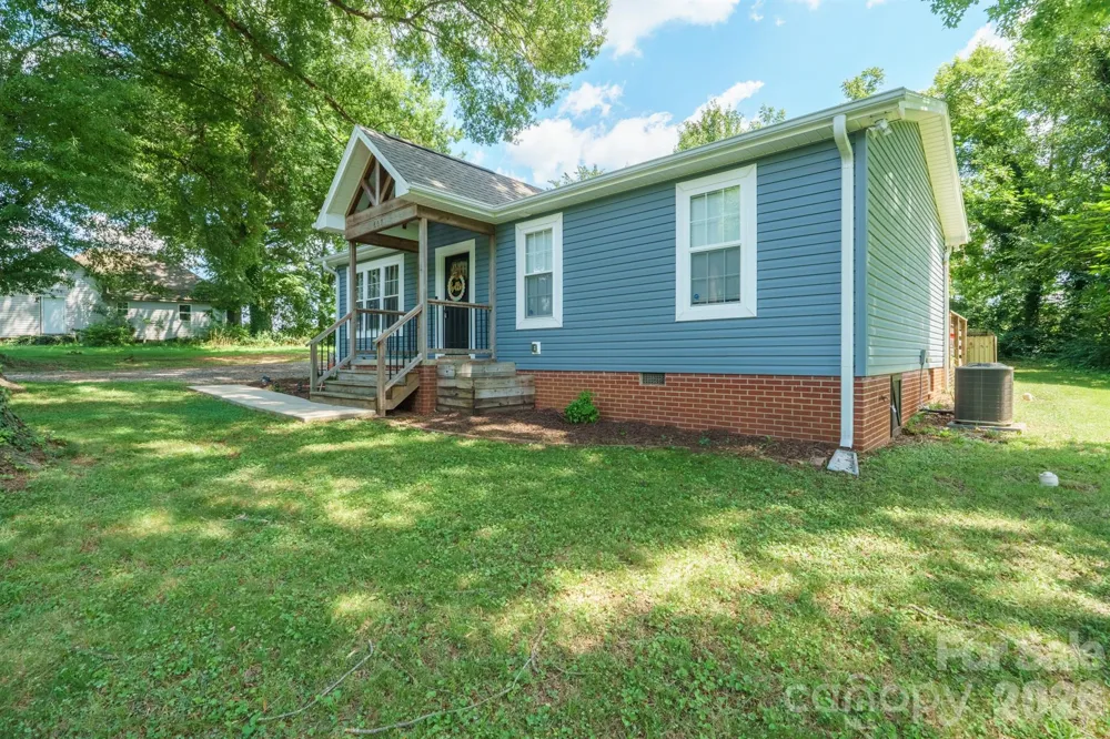 607 E 17th Street Newton, NC 28658