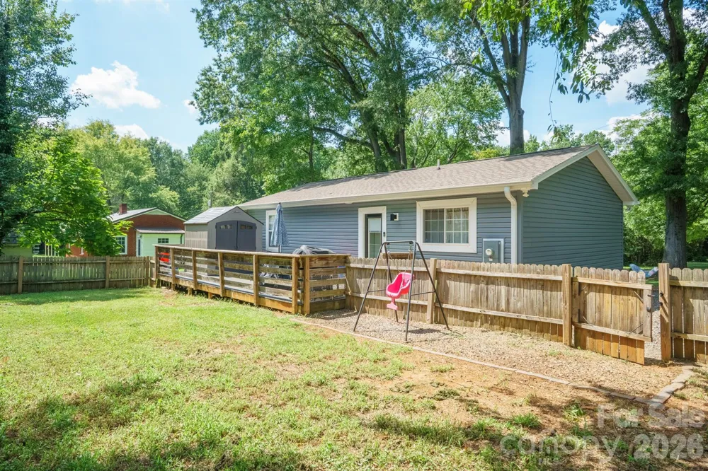 607 E 17th Street Newton, NC 28658