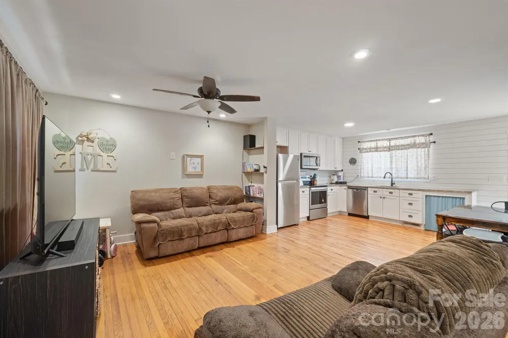 607 E 17th Street Newton, NC 28658