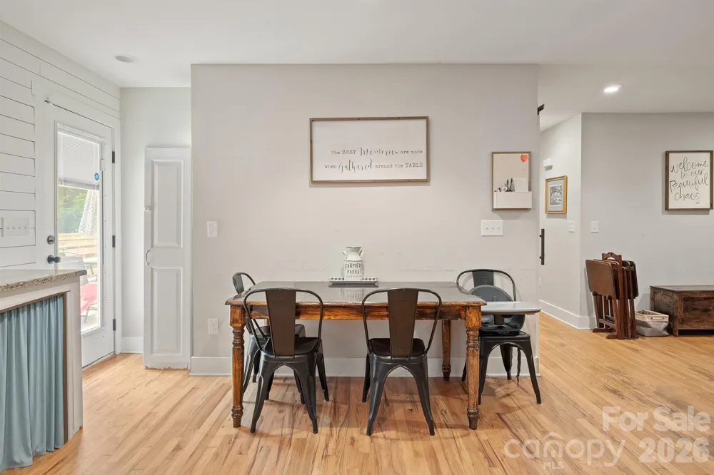 607 E 17th Street Newton, NC 28658
