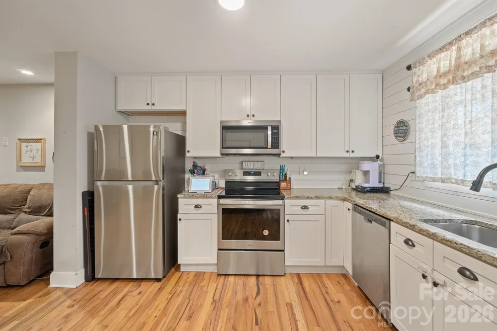 607 E 17th Street Newton, NC 28658